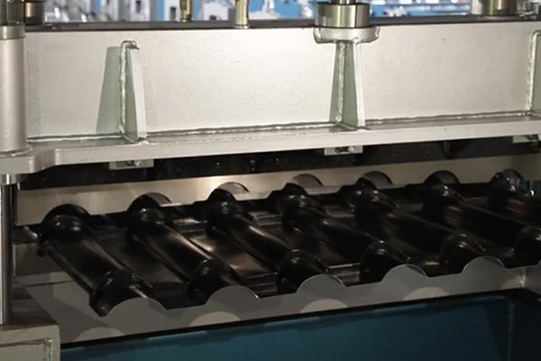 Roof Tile Forming Machine